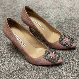 Manolo Blanik 36 eu, 6 us light pink glitter fabric